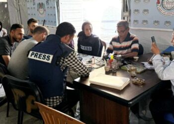 tenda-de-jornalistas-palestinos-e-bombardeada-apos-reuniao-com-fenaj