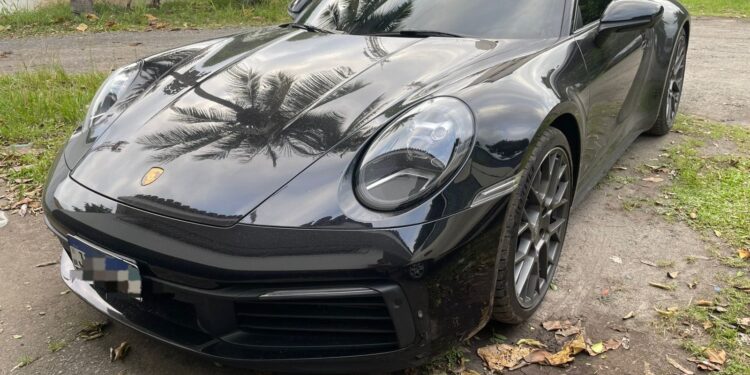 motorista-de-carro-importado-e-preso-com-documentos-falsos-em-lauro-de-freitas