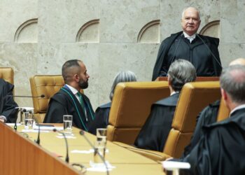 stf-nao-deixara-de-julgar-leis-que-afrontam-a-constituicao,-diz-fachin