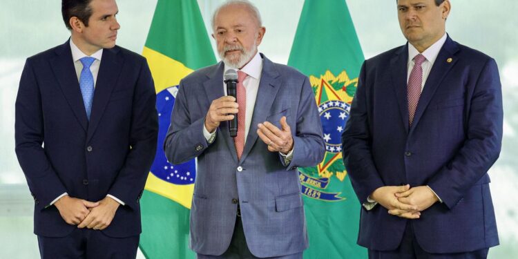 lula-discute-pautas-do-governo-em-encontro-com-motta-e-alcolumbre