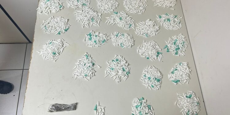 pm-apreende-drogas-em-feira-de-santana