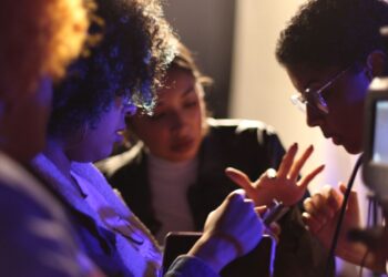 projeto-meninas-negras-na-ciencia,-da-fiocruz,-tem-inscricoes-abertas