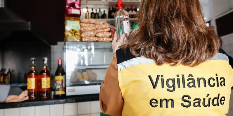 metanol:-ministerio-da-saude-alerta-para-intoxicacao-por-substancia-e-reforca-notificacoes-imediatas