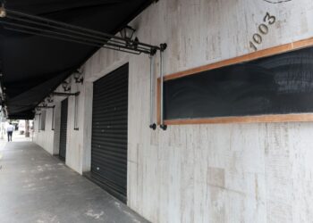 vigilancia-sanitaria-do-df-interdita-bebidas-em-rede-de-supermercados