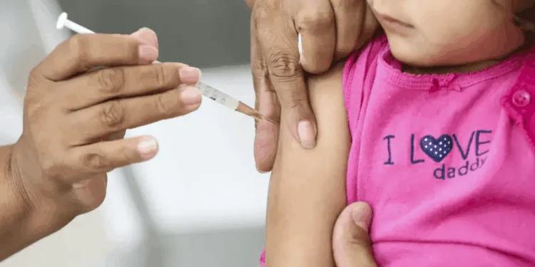 vacinacao:-6,8-mi-de-doses-serao-distribuidas-para-reforcar-cobertura-entre-criancas-e-adolescentes