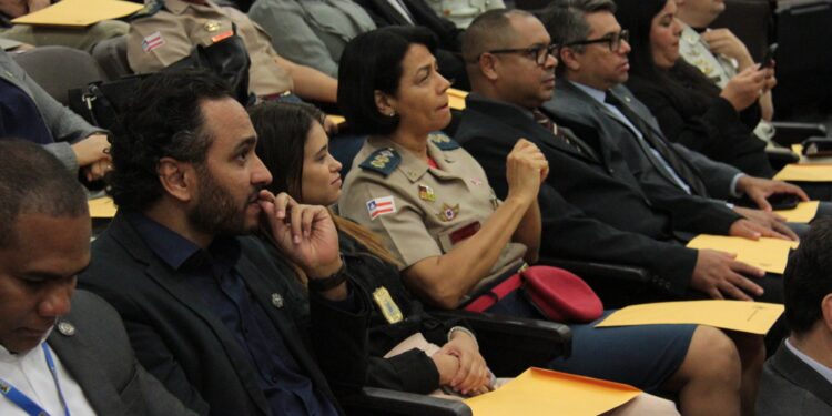 servidores-da-seguranca-publica-se-formam-no-curso-de-comunicacao-operativa