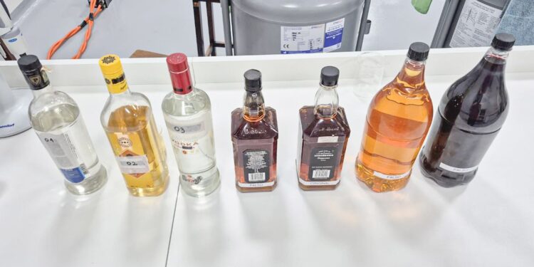 metanol:-entenda-como-e-feita-a-analise-de-bebidas-adulteradas