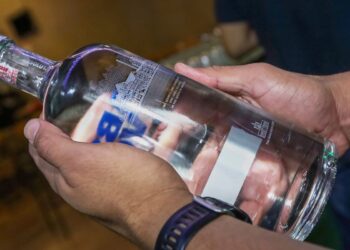 policiais-descobrem-laboratorio-de-falsificacao-de-bebidas-no-df