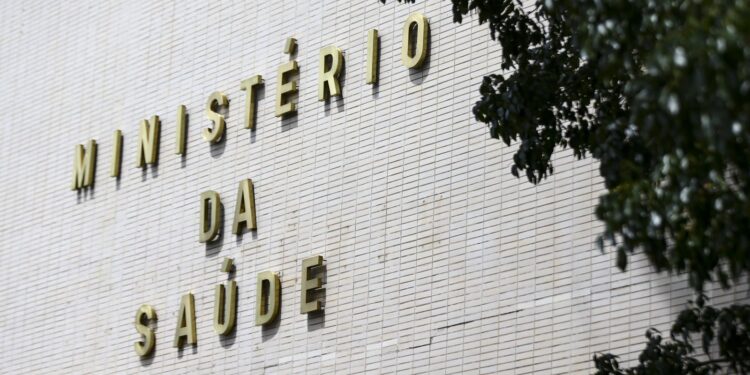 brasil-tem-14-casos-confirmados-de-ingestao-de-metanol