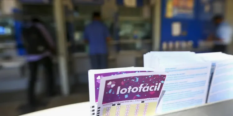 lotofacil-3504:-numeros-e-resultado-do-sorteio-de-hoje-(04/10)