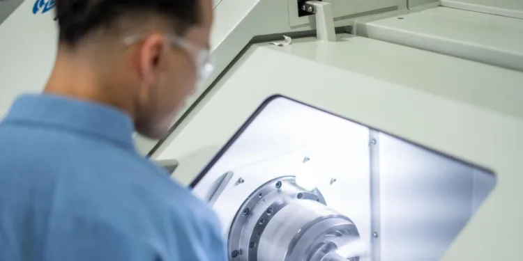 faturamento-da-industria-recua-5,3%-em-agosto-e-tem-quarto-resultado-negativo-no-ano,-aponta-cni