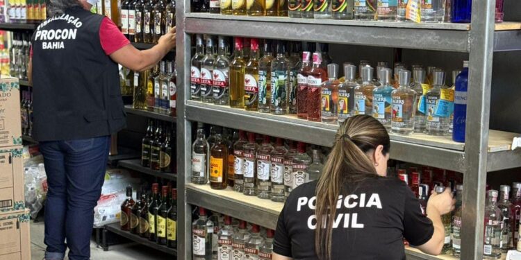 operacao-bebidas-etilicas:-fiscalizacao-apreende-bebidas-improprias-para-consumo-em-salvador