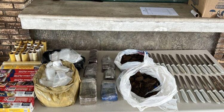6kg-de-droga-sao-apreendidos-pela-pm-em-tancredo-neves