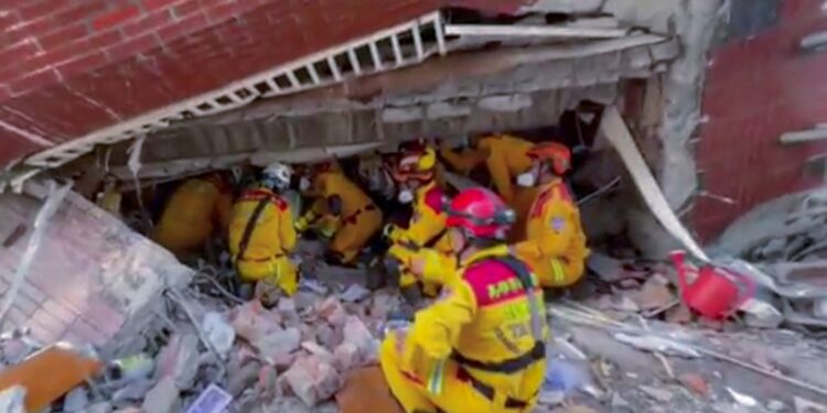 forte-terremoto-de-magnitude-7,4-atinge-filipinas