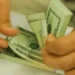 dolar:-moeda-encerra-o-ultimo-pregao-em-alta,-atingindo-maior-valor-em-quase-um-mes