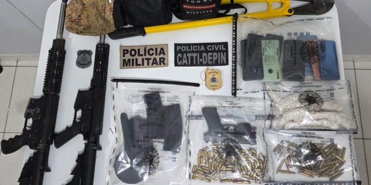 fuzis,-pistola-e-drogas-sao-apreendidos-durante-acao-integrada-em-iguai