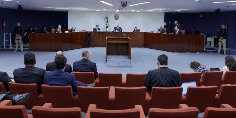 golpe:-moraes-inicia-julgamento-do-nucleo-4-com-leitura-de-relatorio