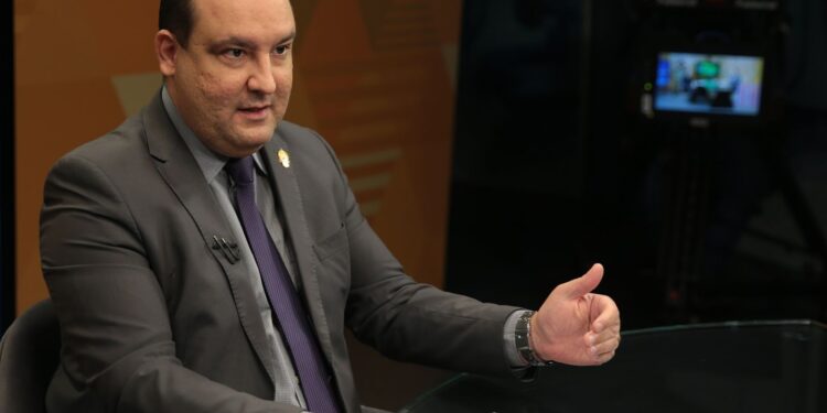 ex-presidente-da-funai-e-condenado-por-perseguir-servidores