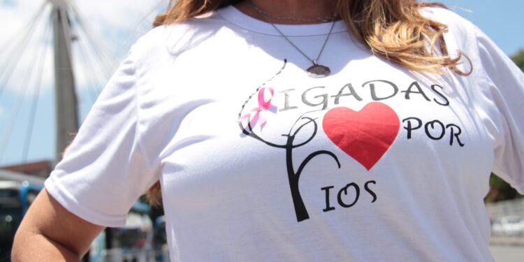 projeto-ligadas-por-fios-realiza-mobilizacao-de-doacoes-na-estacao-da-lapa