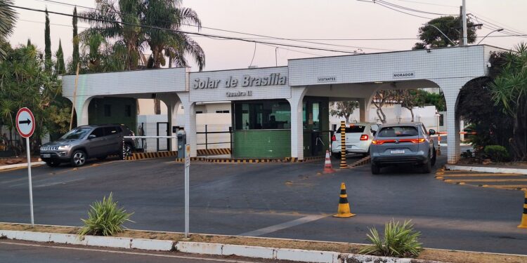 moraes-autoriza-bolsonaro-a-comemorar-aniversario-da-filha-em-casa