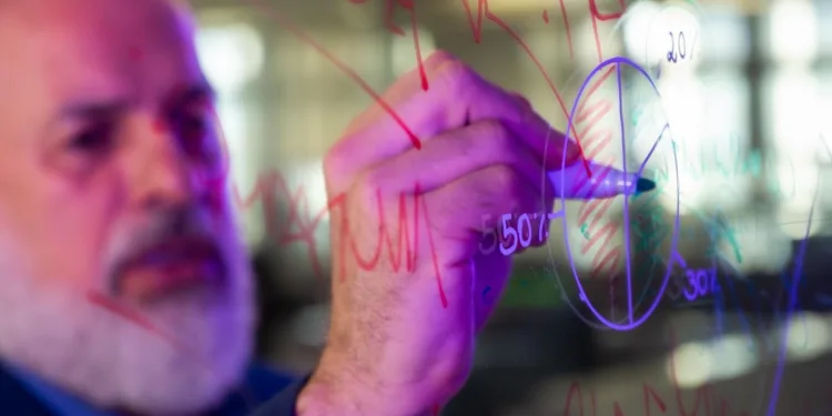 cni-mantem-projecao-do-pib-em-2,3%,-mas-reduz-previsao-de-alta-da-industria-para-1,6%