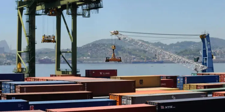 acredita-exportacao:-meis-e-pequenas-empresas-agora-podem-receber-devolucao-de-tributos-nas-exportacoes