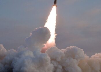 coreia-do-norte-dispara-missil-balistico-em-direcao-ao-leste