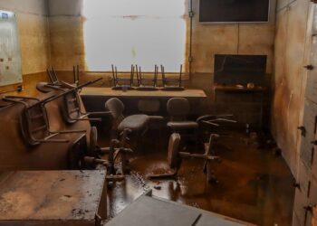 comunidades-ajudam-a-reconstruir-escolas-resilientes-a-crise-climatica