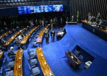senado-aprova-liberar-de-metas-fiscais-projetos-estrategicos-de-defesa