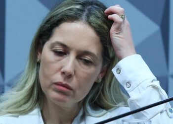 mulher-de-ex-procurador-geral-do-inss-fica-em-silencio-na-cpmi