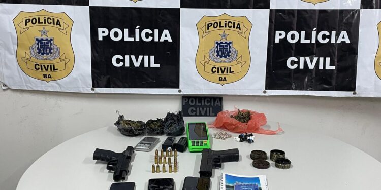 dupla-suspeita-de-trafico-de-drogas-e-homicidios-e-presa-durante-acao-conjunta-em-valenca