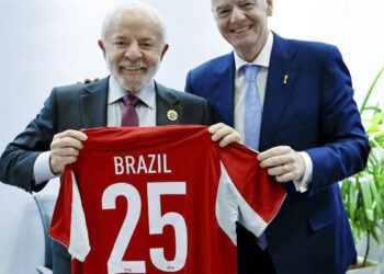 lula-convida-presidente-da-fifa-para-conhecer-universidade-do-esporte