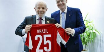 lula-convida-presidente-da-fifa-para-conhecer-universidade-do-esporte