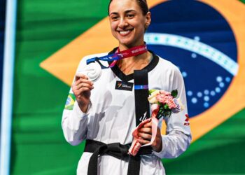 milena-titoneli-e-prata-no-mundial-de-taekwondo,-o-3o-podio-do-brasil