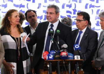 operacao-policial-no-rio-tem-criticas-e-defesas-de-deputados-federais