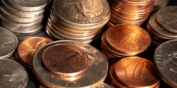 dolar:-moeda-encerra-ultima-sessao-praticamente-estavel