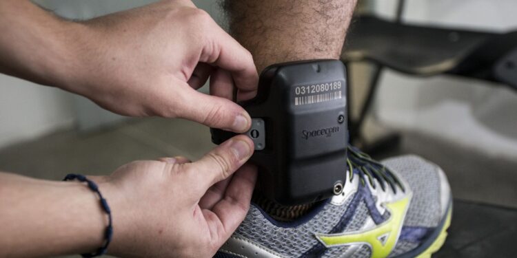 filipe-martins-alega-falha-involuntaria-no-sinal-da-tornozeleira