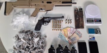 pm-apreende-drogas,-armas-e-granadas-em-ibirapitanga