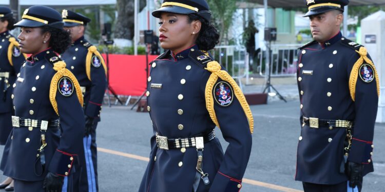 52-futuros-oficiais-recebem-o-espadim-tiradentes