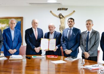 lula-assina-projeto-de-lei-antifaccao-e-envia-ao-congresso