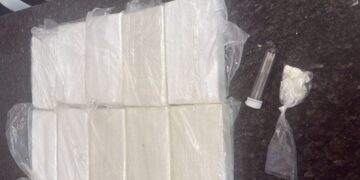 mais-de-10kg-de-drogas-sao-apreendidas-pela-pm-na-calcada