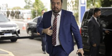 tse-inicia-julgamento-que-pode-cassar-governador-do-rio-de-janeiro