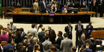 camara-aprova-ampliacao-gradual-da-licenca-paternidade