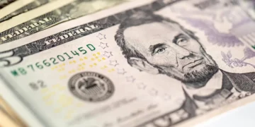 dolar-fecha-o-ultimo-pregao-em-alta,-a-r$5,39