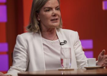 governo-e-contra-equiparar-faccoes-ao-terrorismo,-diz-gleisi-hoffmann 