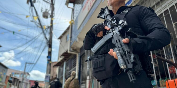 policia-civil-ocupa-a-capelinha-de-sao-caetano,-em-salvador