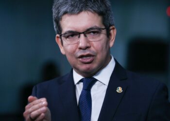 randolfe:-governo-quer-integrar-policias-e-penas-duras-contra-faccao