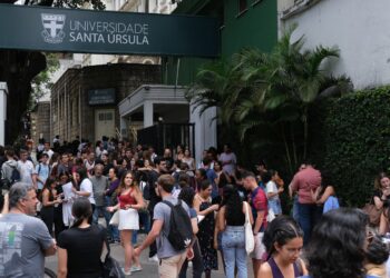 apos-fazer-o-enem,-candidatos-manifestam-confianca-e-expectativa 