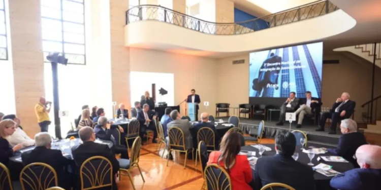 empresarios-e-parlamentares-defendem-reformas-para-destravar-o-empreendedorismo-no-pais