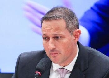 derrite-recua-apos-criticas-por-limitar-atuacao-da-policia-federal